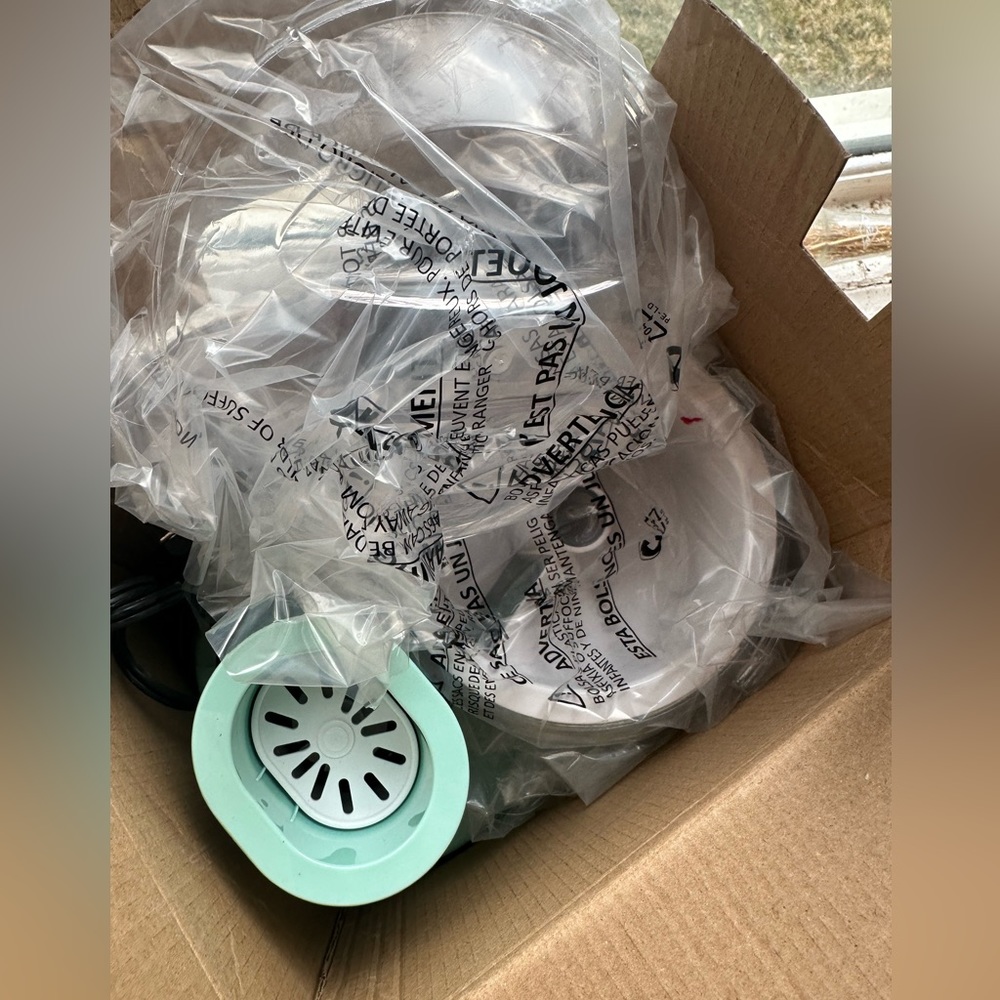 Dash shaved Ice maker